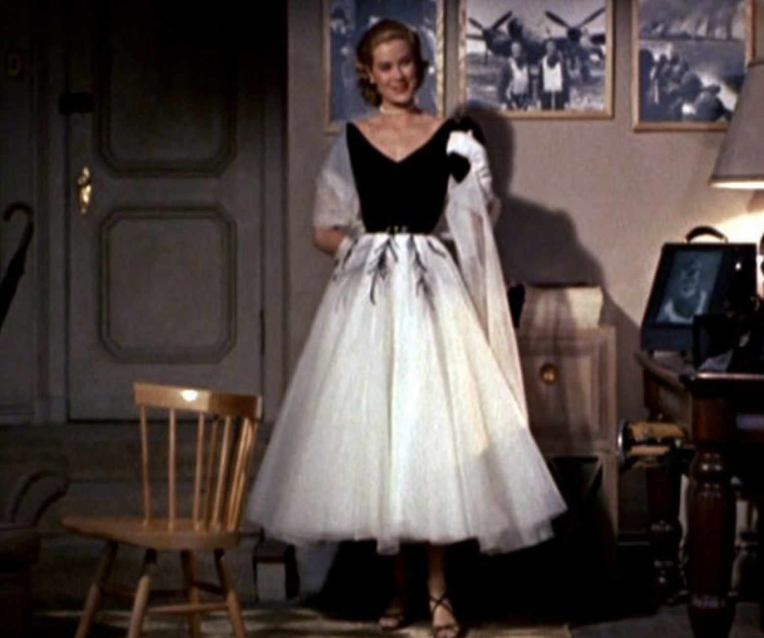 The 5 most amazing outfits of Grace Kelly in “Rear Window”